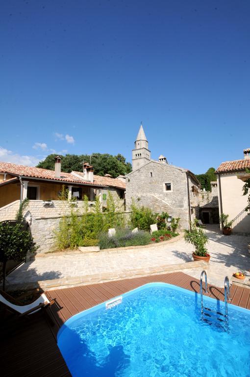 Holiday Homes Poli Svetega Antona Gračišće Esterno foto