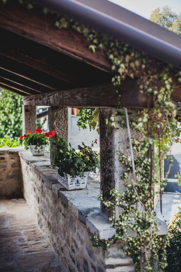 Holiday Homes Poli Svetega Antona Gračišće Esterno foto