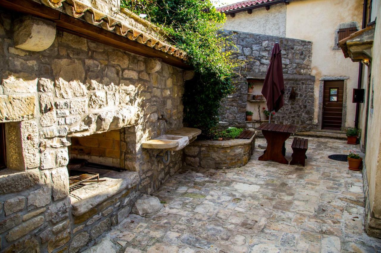 Holiday Homes Poli Svetega Antona Gračišće Esterno foto