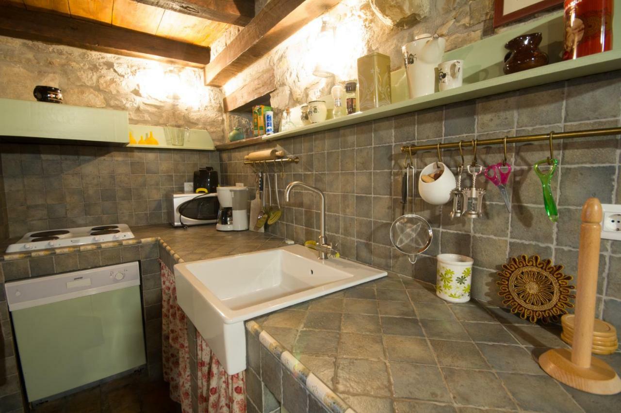 Holiday Homes Poli Svetega Antona Gračišće Esterno foto