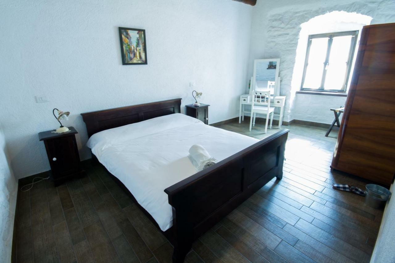 Holiday Homes Poli Svetega Antona Gračišće Esterno foto