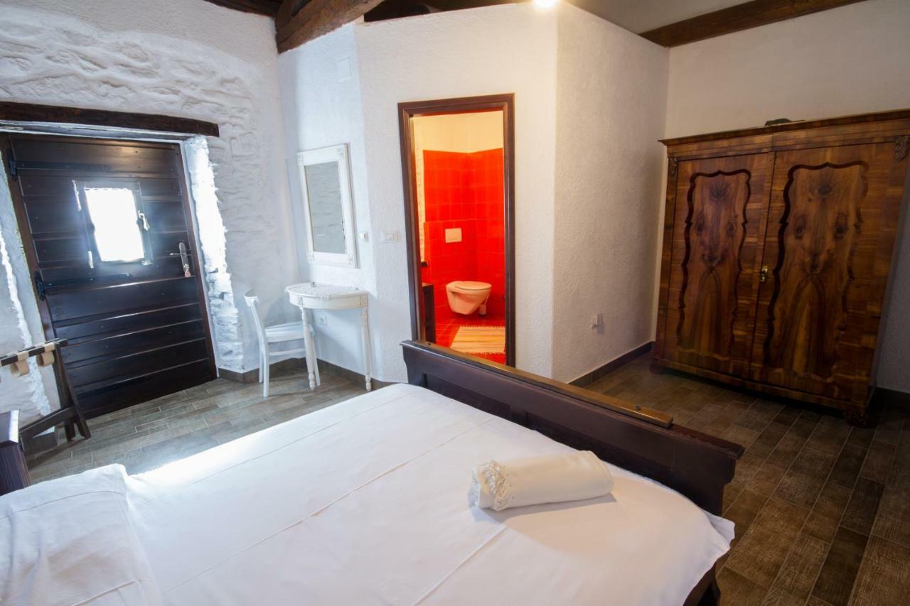 Holiday Homes Poli Svetega Antona Gračišće Esterno foto